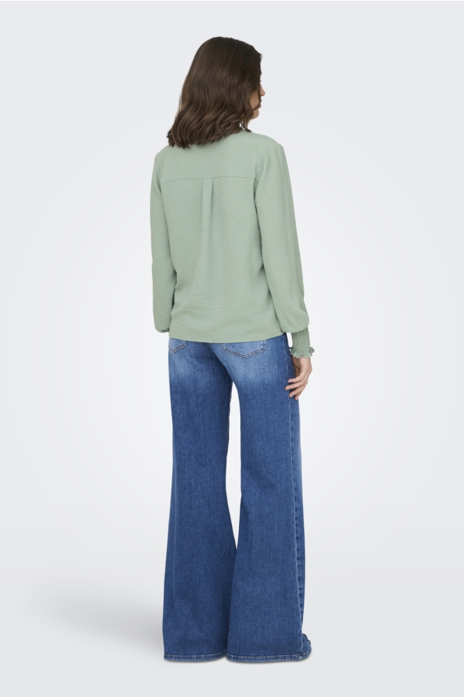 Only groene dames t-shirt | Model