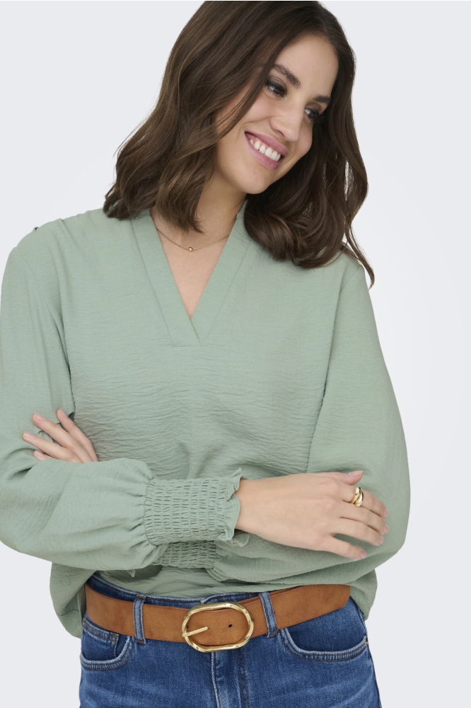 Only groene dames t-shirt | Close up