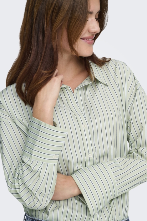 Only groene dames blouse | Close up