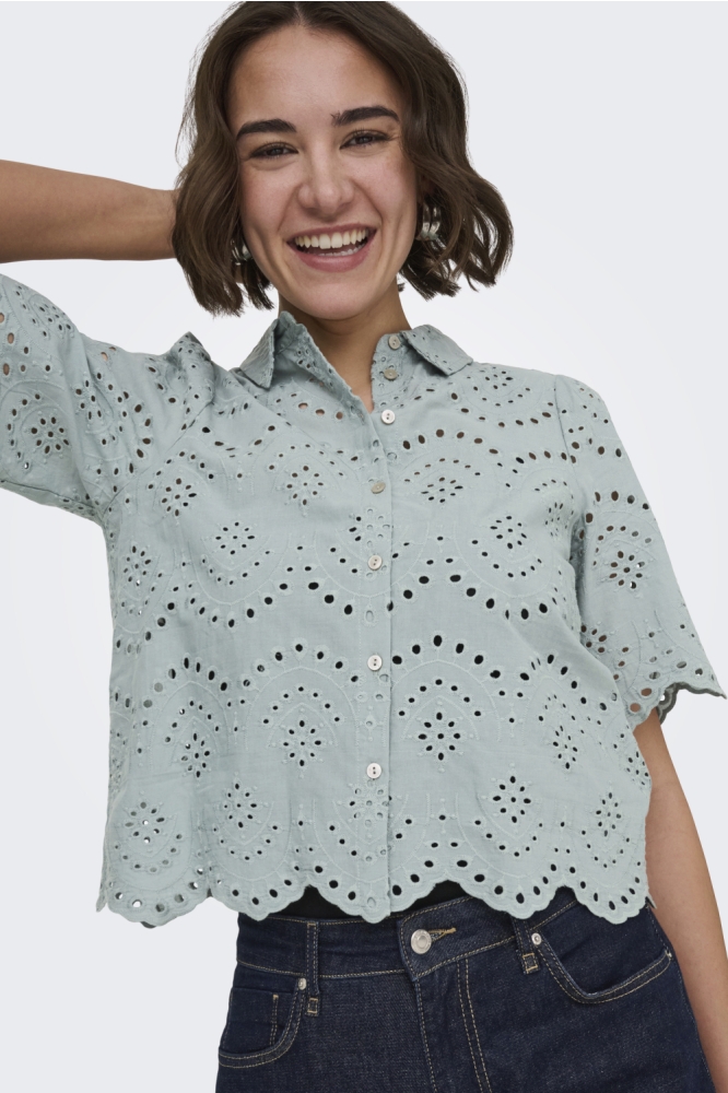 Only groene dames blouse | Model vooraanzicht