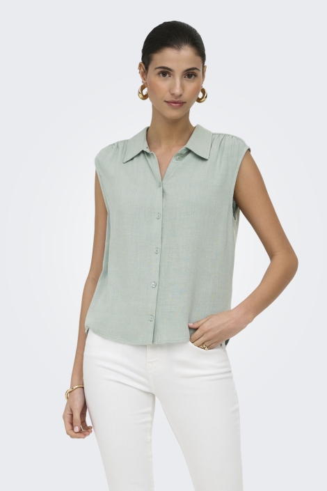 Only groene dames blouse | Model vooraanzicht