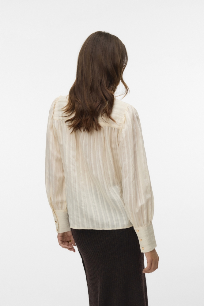 Vero Moda beige dames blouse | Model achteraanzicht