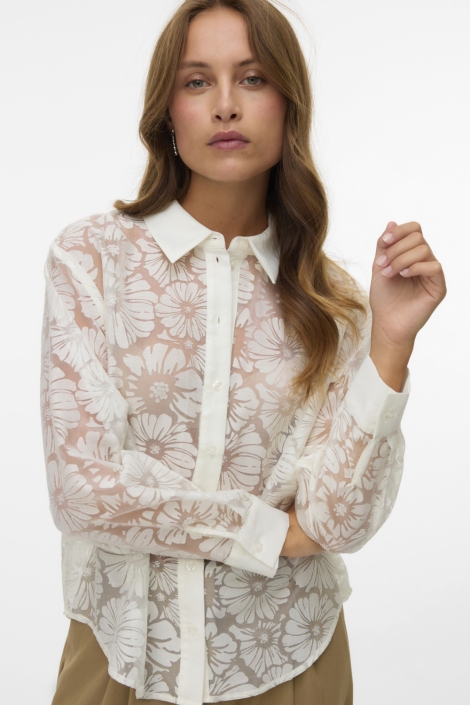 Vero Moda witte dames blouse | Model vooraanzicht