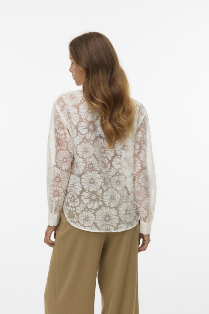 Vero Moda witte dames blouse | Model achteraanzicht