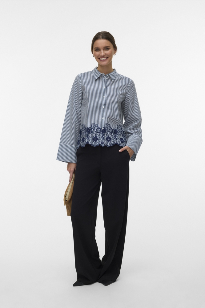 Vero Moda blauwe dames blouse | Model