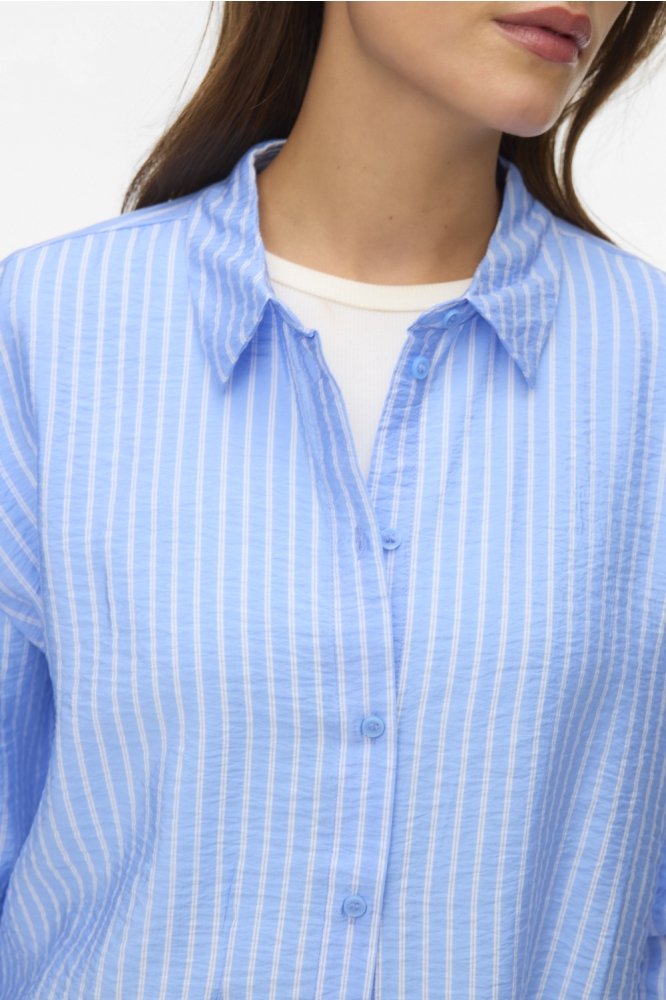Vero Moda blauwe dames blouse | Close up