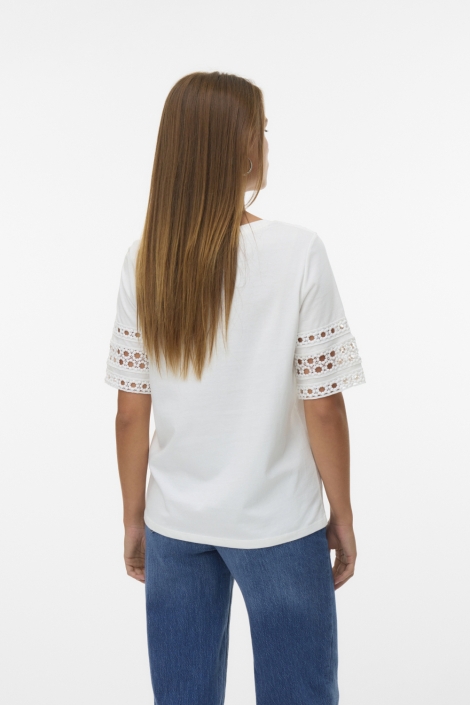 Vero Moda witte dames t-shirt | Model achteraanzicht