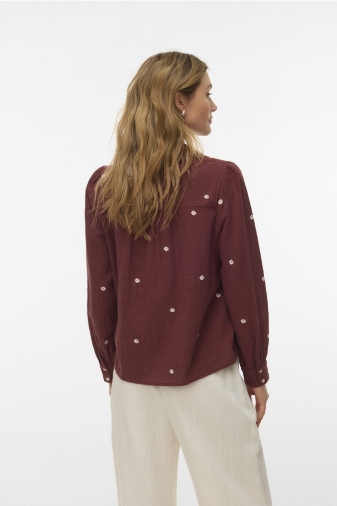 Vero Moda bordeaux dames blouse | Model achteraanzicht