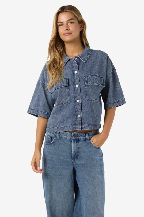 Noisy may blauwe dames blouse | Model vooraanzicht