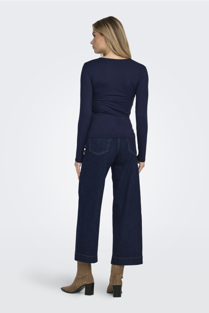 Only blauwe dames t-shirt | Model achteraanzicht