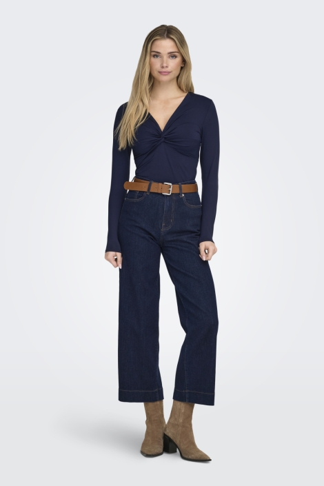 Only blauwe dames t-shirt | Model vooraanzicht