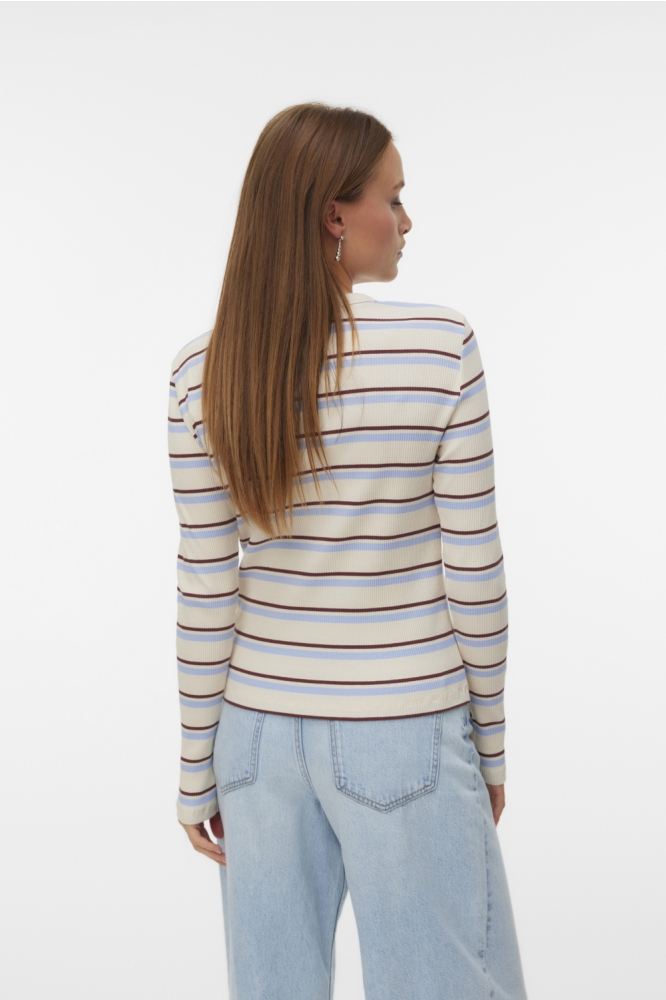 Vero Moda beige dames t-shirt | Model achteraanzicht