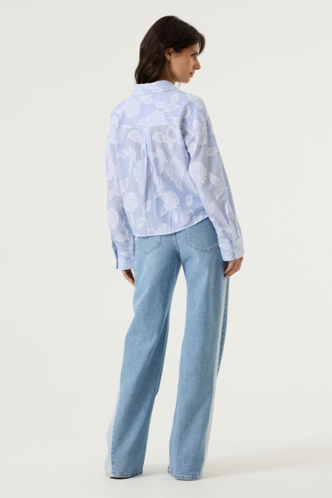 Garcia blauwe dames blouse | Model achteraanzicht