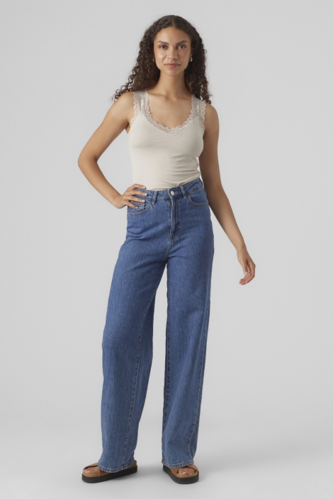 Vero Moda ecru dames top | Model vooraanzicht