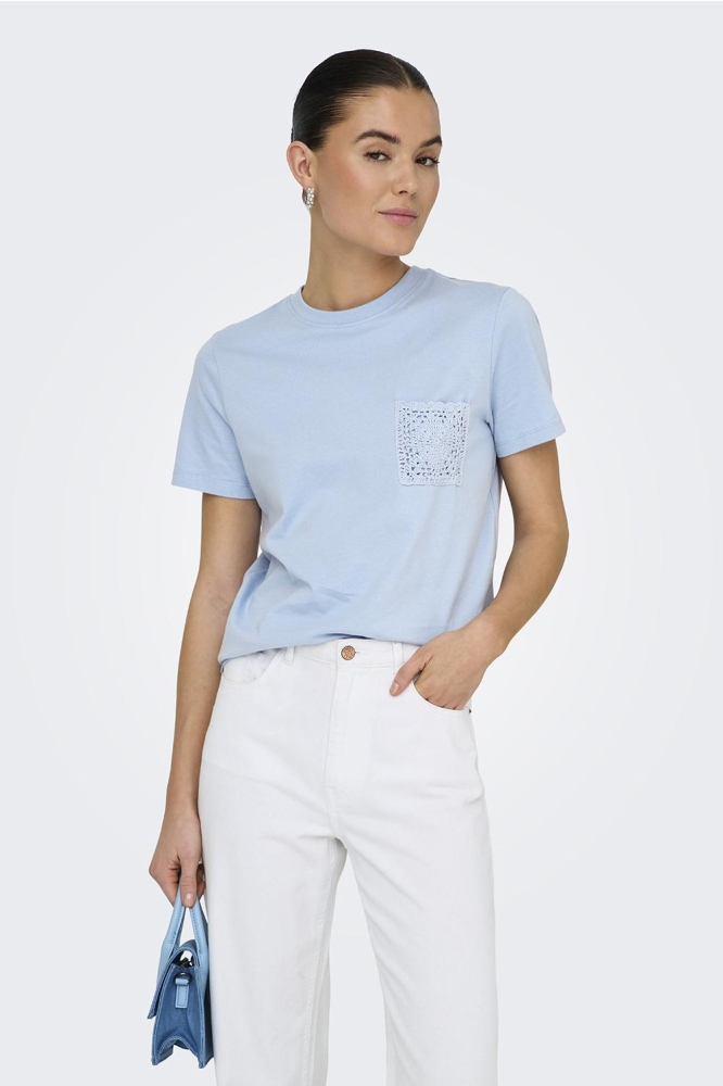 Jacqueline de Yong blauwe dames t-shirt | Model vooraanzicht