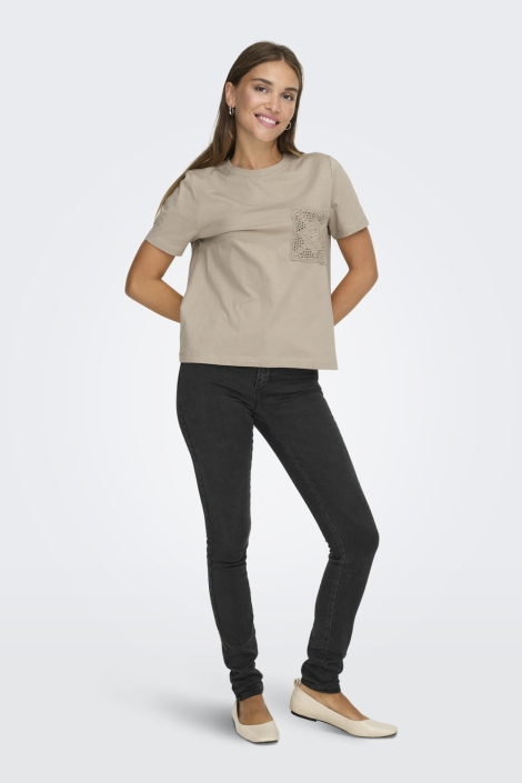 Jacqueline de Yong camel dames t-shirt | Model