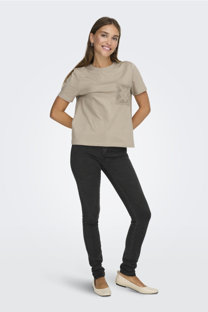 Jacqueline de Yong camel dames t-shirt | Model