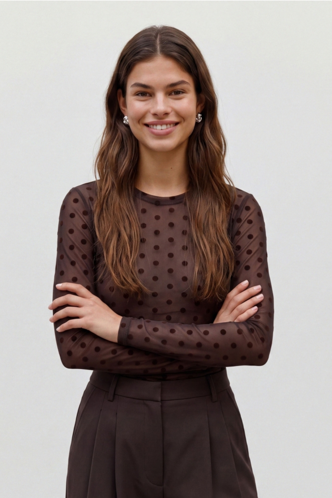 Vero Moda bruine dames top | Model vooraanzicht