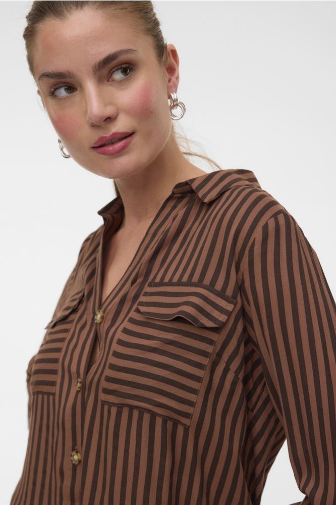 Vero Moda bruine dames blouse | Close up