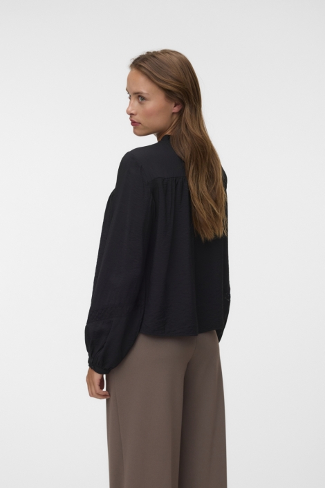 Vero Moda zwarte dames blouse | Model zijaanzicht