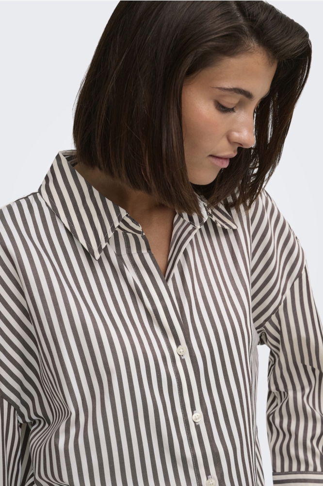 Jacqueline de Yong witte dames blouse | Close up