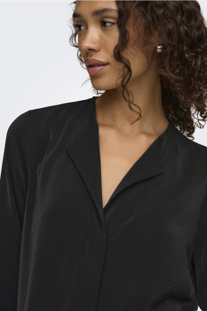 Jacqueline de Yong zwarte dames blouse | Close up