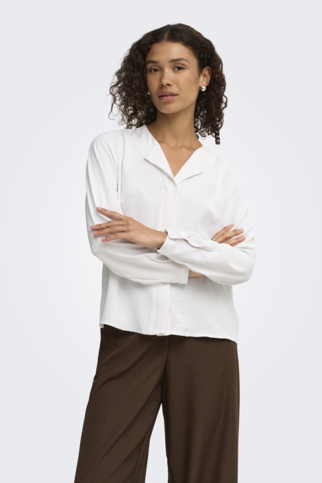 Jacqueline de Yong witte dames blouse | Model vooraanzicht