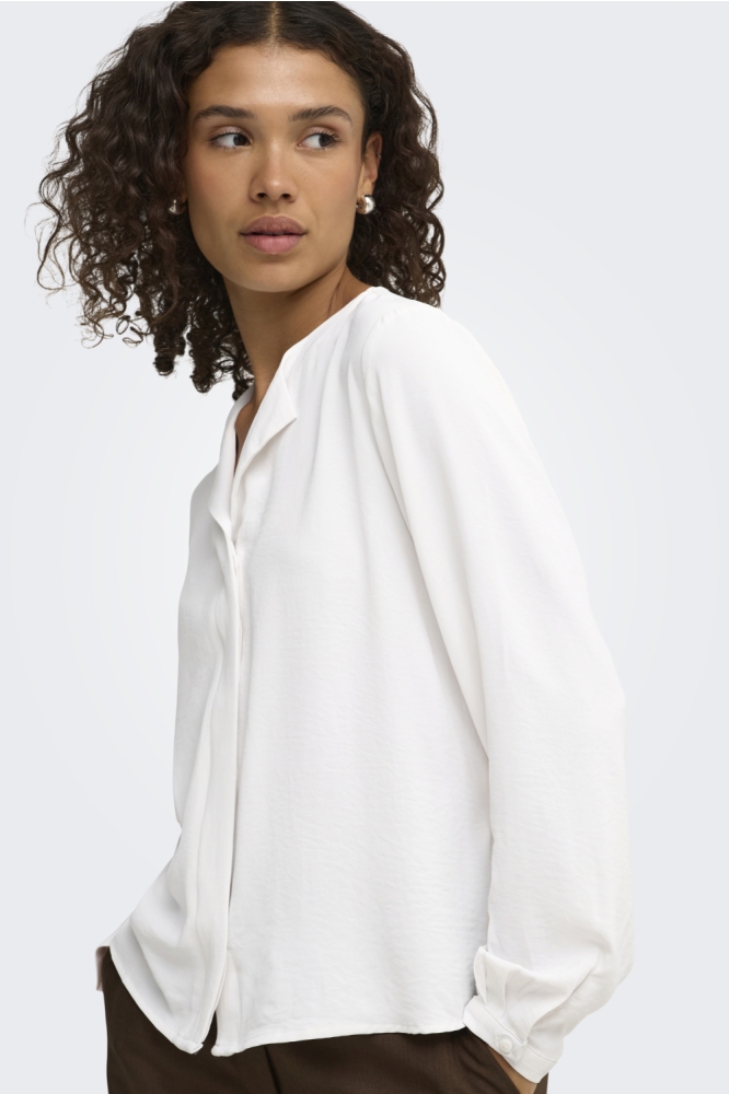 Jacqueline de Yong witte dames blouse | Model zijaanzicht
