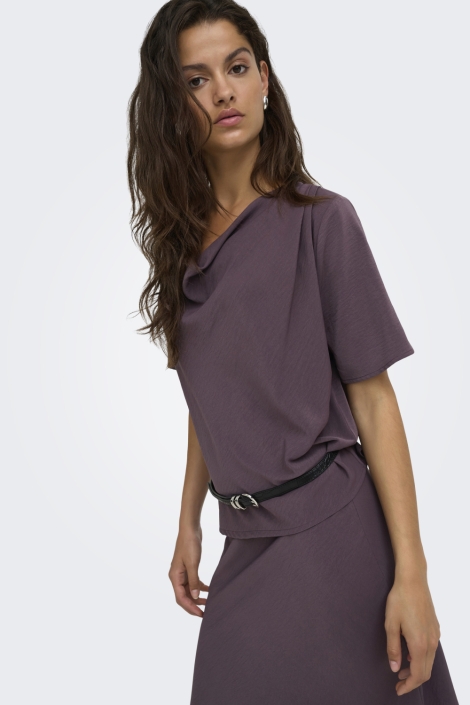 Jacqueline de Yong paarse dames top | Model vooraanzicht
