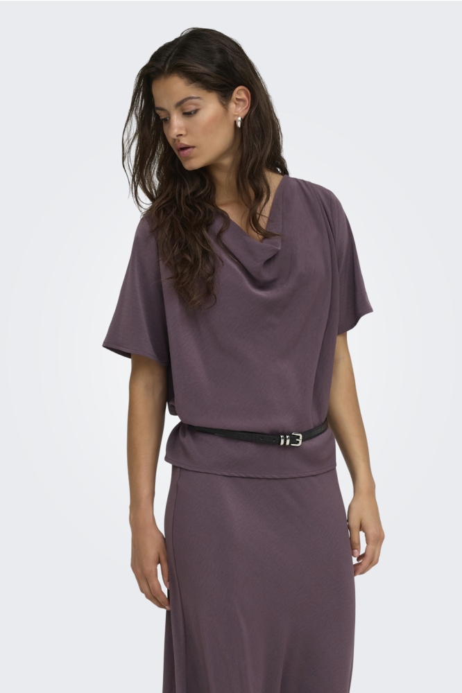 Jacqueline de Yong paarse dames top | Model vooraanzicht