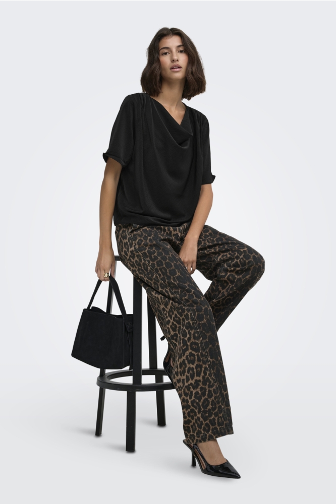 Jacqueline de Yong zwarte dames t-shirt | Model