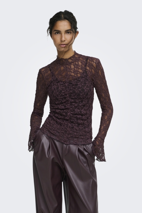 Jacqueline de Yong paarse dames top | Model vooraanzicht