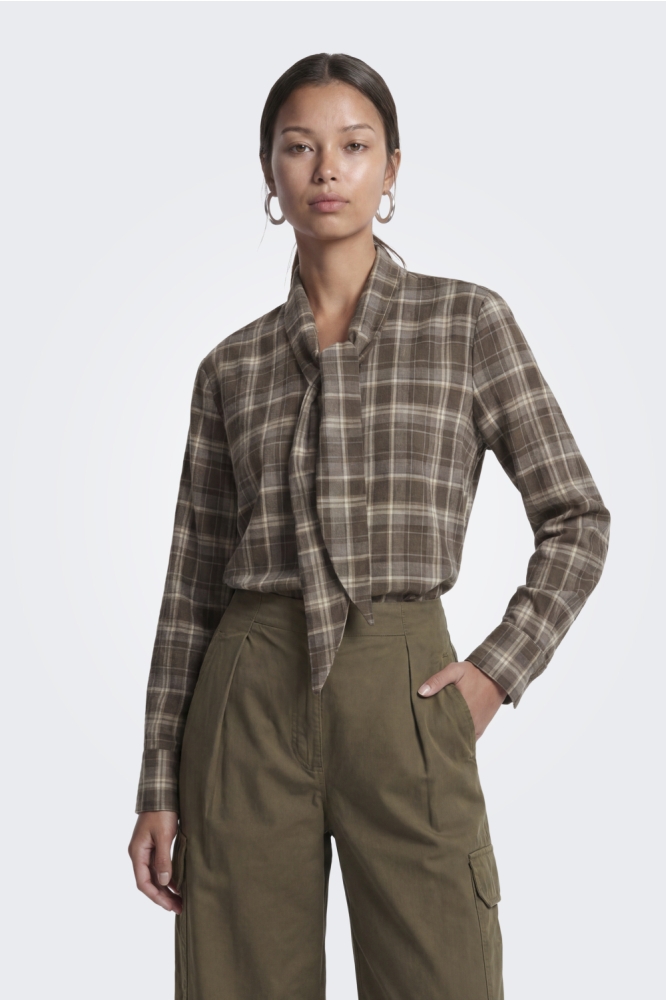 Only bruine dames blouse | Model vooraanzicht