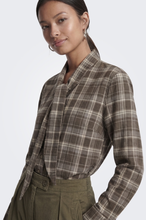 Only bruine dames blouse | Model vooraanzicht