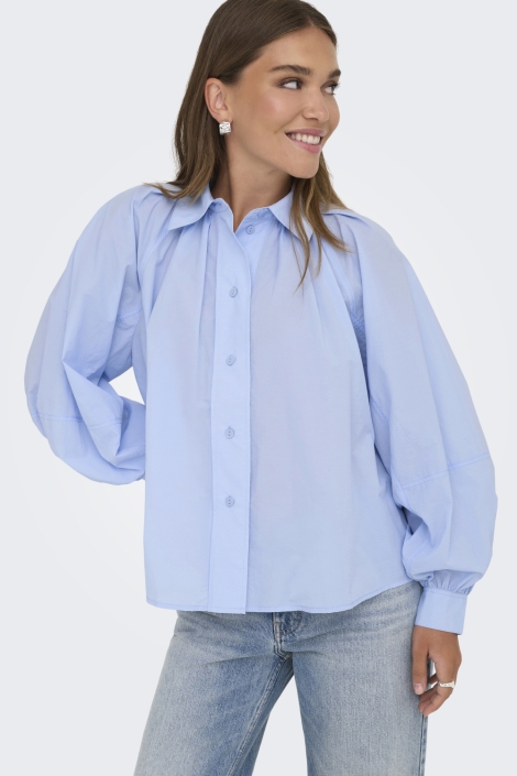 Only blauwe dames blouse | Model vooraanzicht