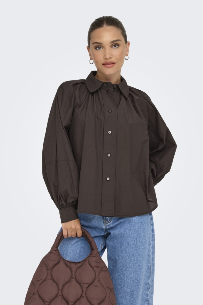 Only bruine dames blouse | Model vooraanzicht