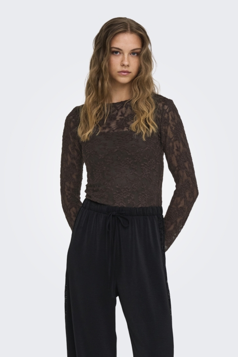 Only bruine dames top | Model vooraanzicht