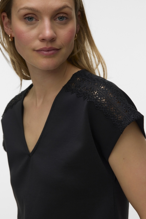 Vero Moda zwarte dames t-shirt | Close up