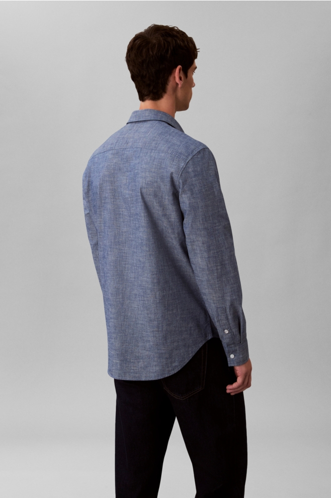 Calvin Klein blauwe heren overhemd | Model achteraanzicht