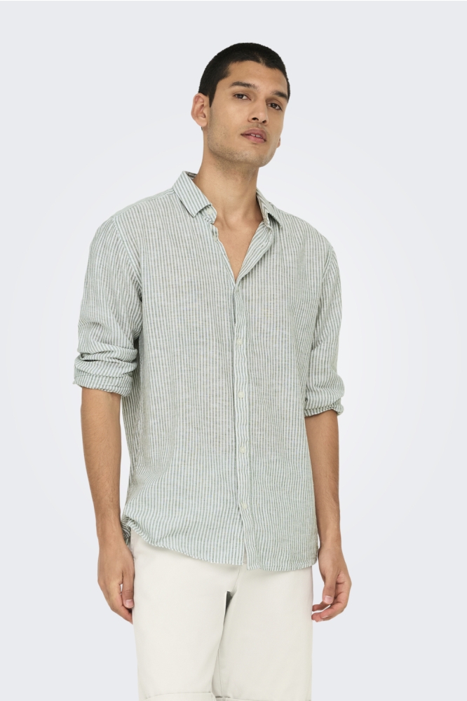 Only & Sons groene heren overhemd | Model achteraanzicht