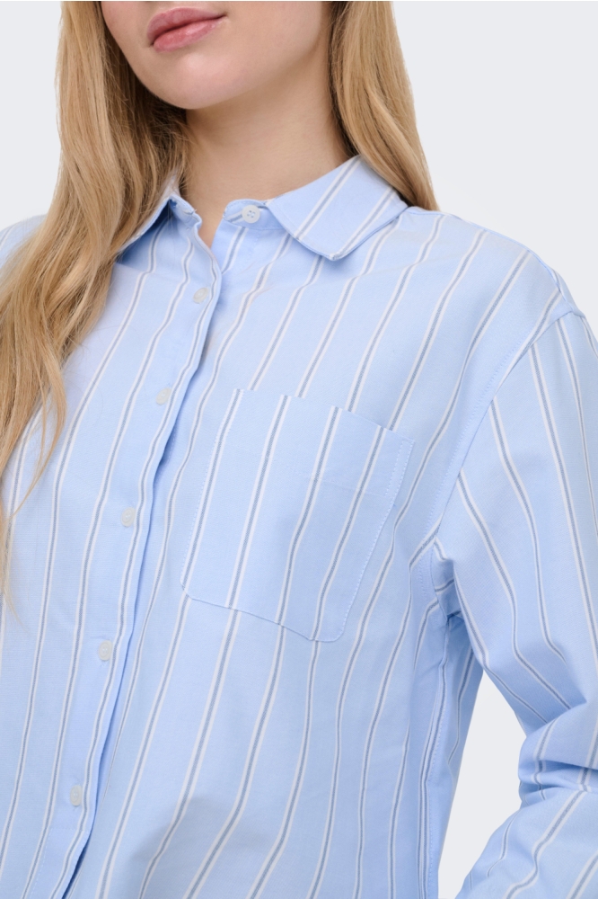 Only blauwe dames blouse | Close up