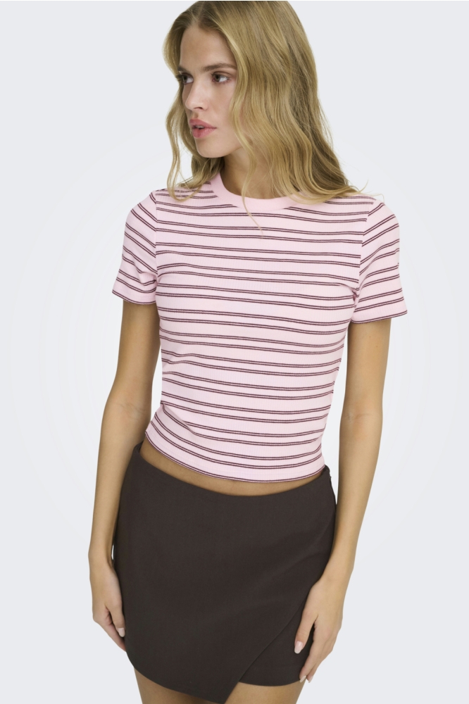 Only roze dames t-shirt | Model vooraanzicht