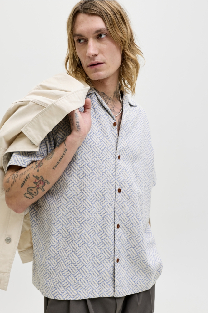 Jack & Jones blauwe heren overhemd | Model vooraanzicht