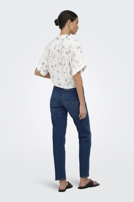 Only witte dames blouse | Model achteraanzicht