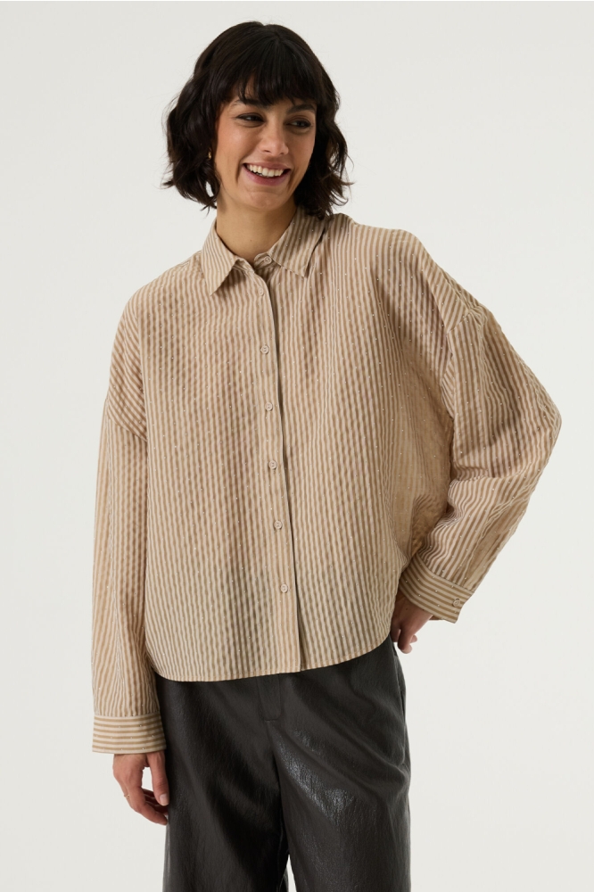 Garcia beige dames blouse | Model vooraanzicht