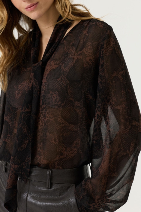 Garcia bruine dames blouse | Close up