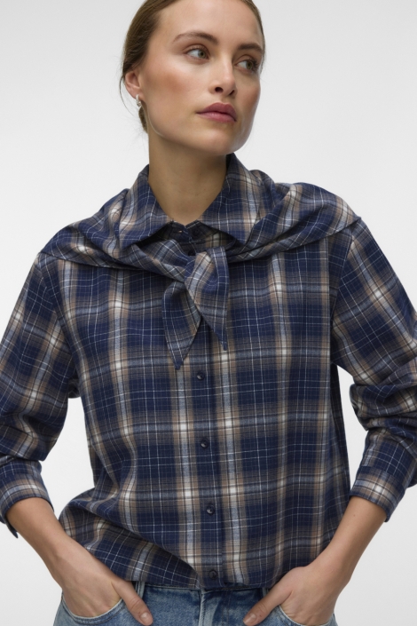 Vero Moda blauwe dames blouse | Model vooraanzicht