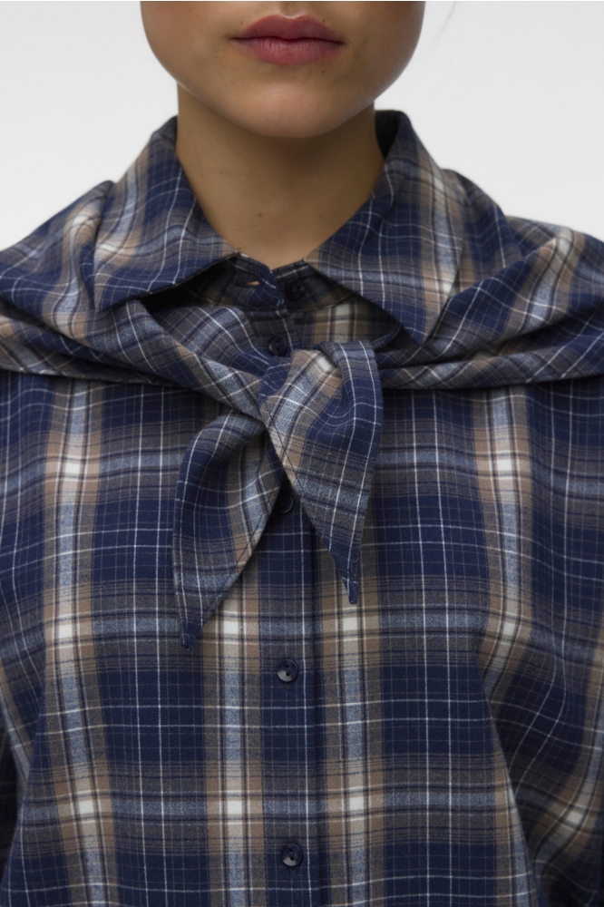 Vero Moda blauwe dames blouse | Close up