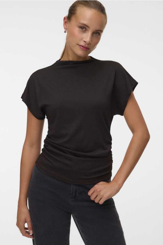 Vero Moda bruine dames t-shirt | Model vooraanzicht