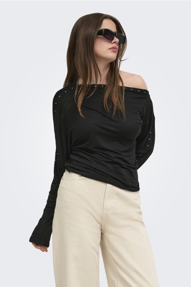 Only zwarte dames t-shirt | Model vooraanzicht